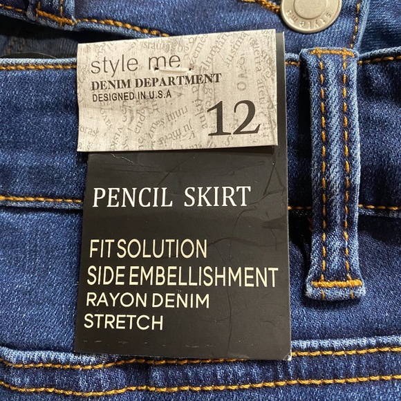 Style Me Stretch Jean Studded Skirt Size 12 NWT - Picture 6 of 9